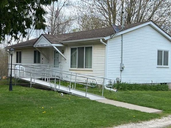 7990 Wiggins Rd, Howell, MI 48855