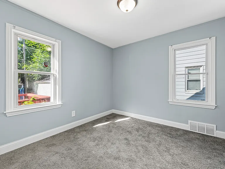 20220 Kenosha St — Photo 10