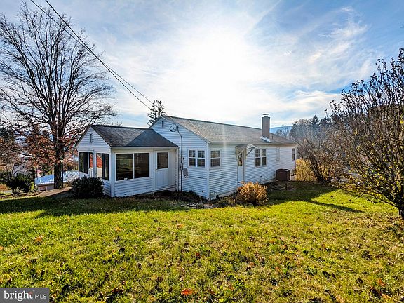 2nd image of 117 Cedar Ln