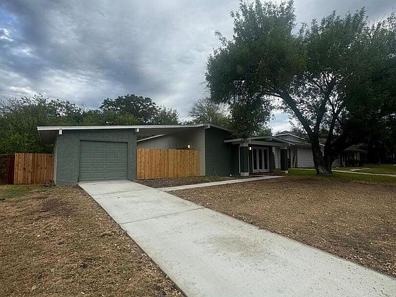 2nd image of 6811 Blue Lake Dr