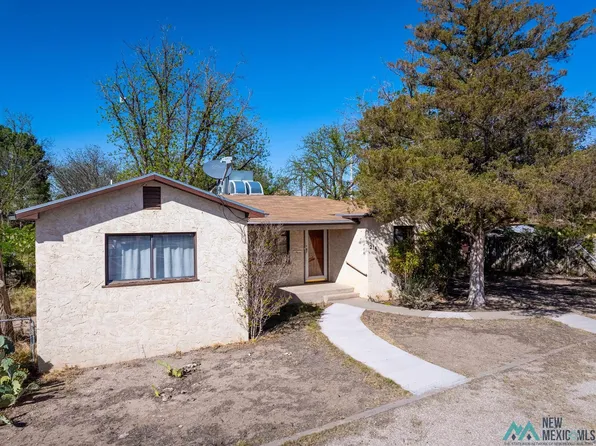 216 N James St, Carlsbad, NM 88220