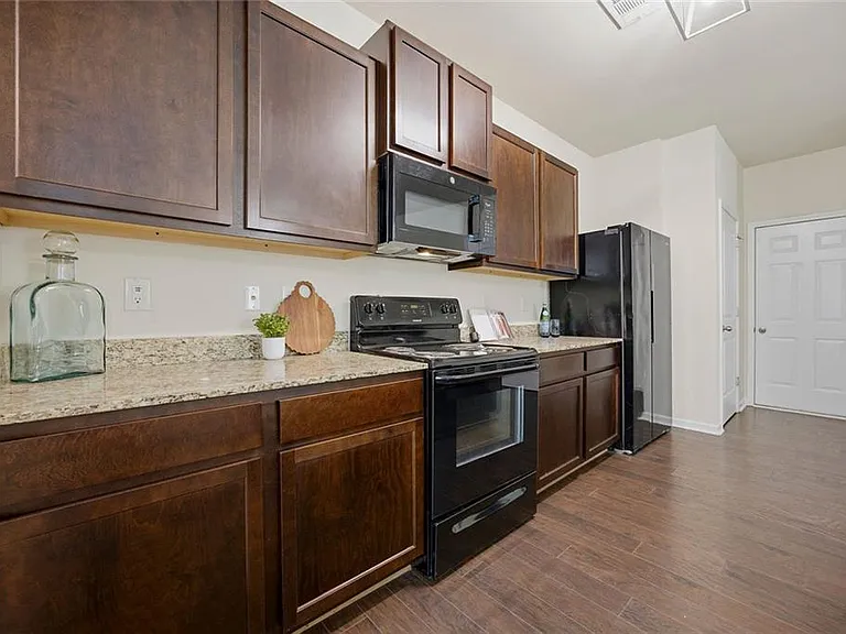 3110 Boxwood Xing — Photo 9