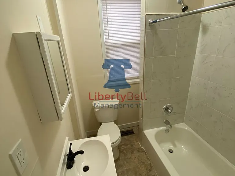 2078 E Pacific St — Photo 8