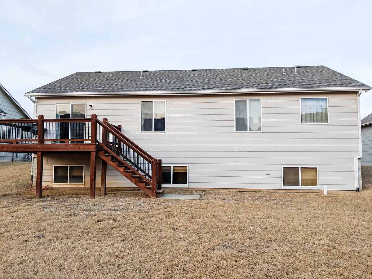 Building Photo - 14201 E Twinlake Dr