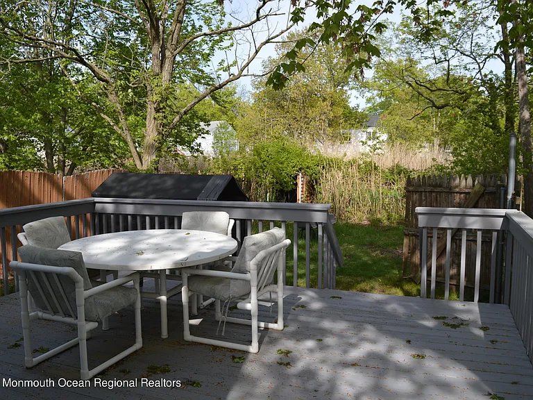 186 S Park Ave — Photo 27