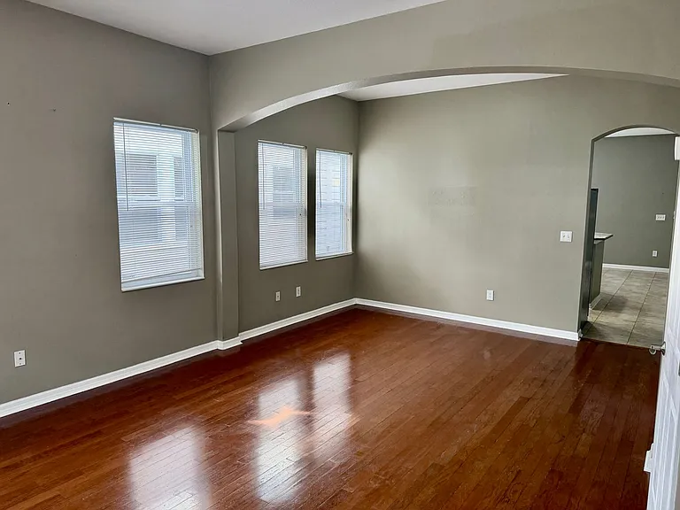 1808 E. Columbus Drive — Photo 8