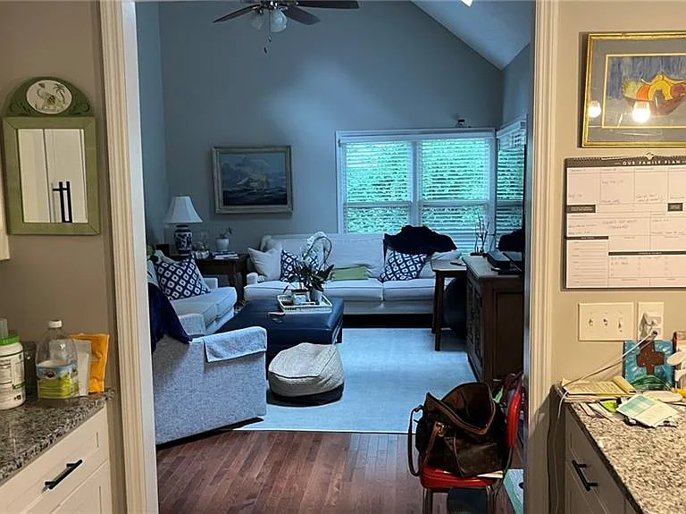 2452 N Forest Dr — Photo 8