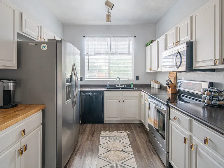 15305 W Banff Ln — Photo 16