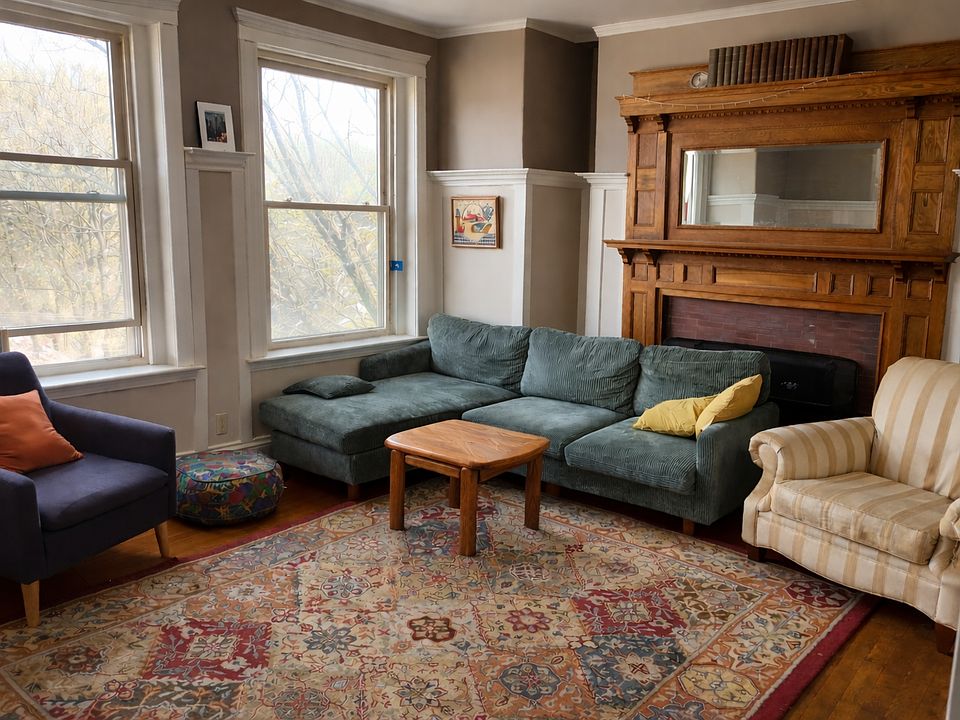1st image of 96 Winthrop Rd #3
