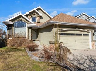 63 E Mount Assiniboine Cir SE, Calgary, AB T2Z2N8