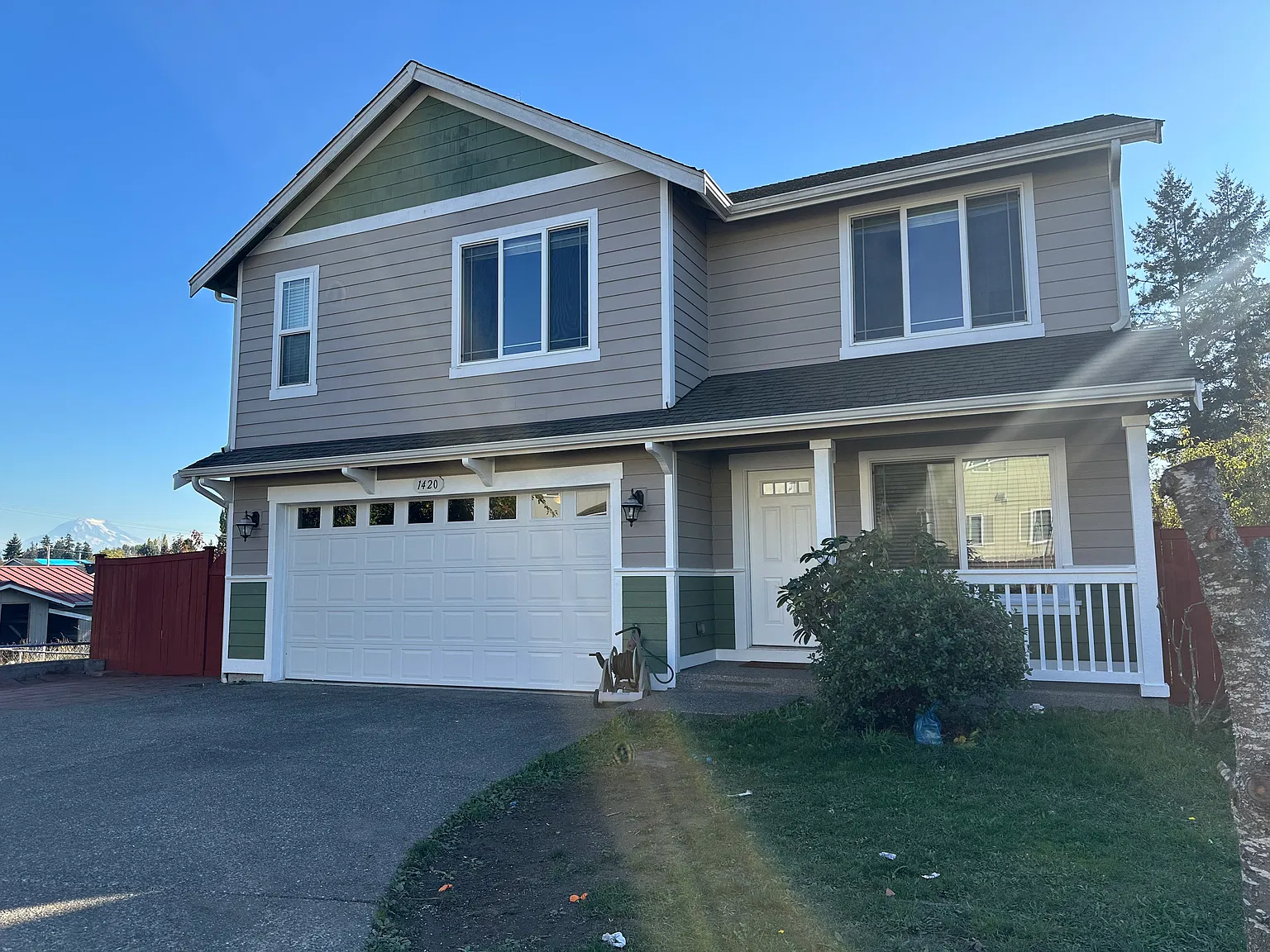 4 bed, 2.5 bath, 1950 sqft, $2,800 — Photo 1