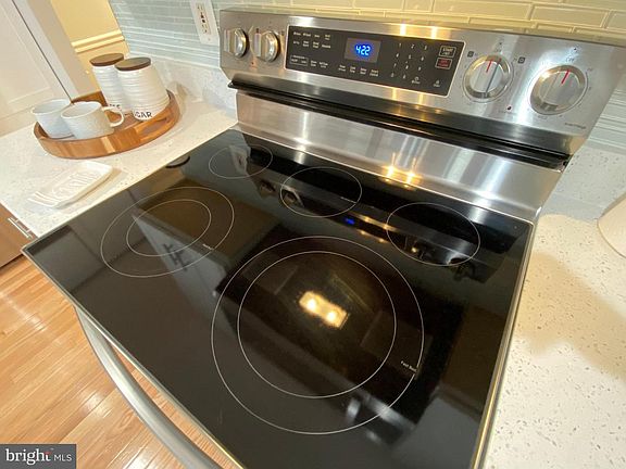 4th image of 15817 Buena Vista Dr