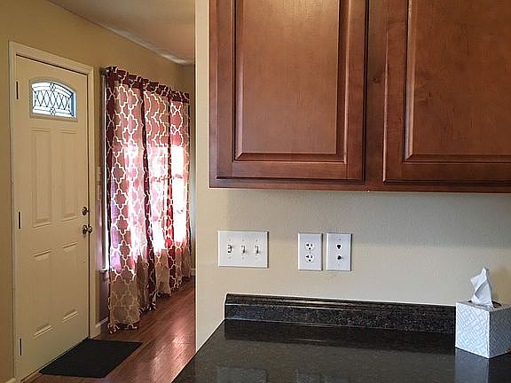 3rd image of 568 Booker Ave