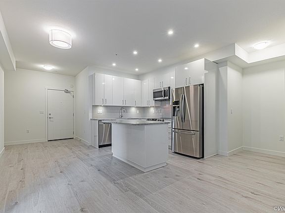 2nd image of 20362 72b Ave #300