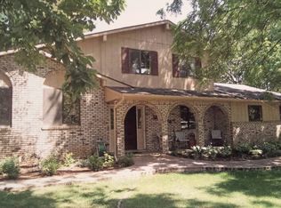 5325 Kensington Rd, Brighton, MI 48114