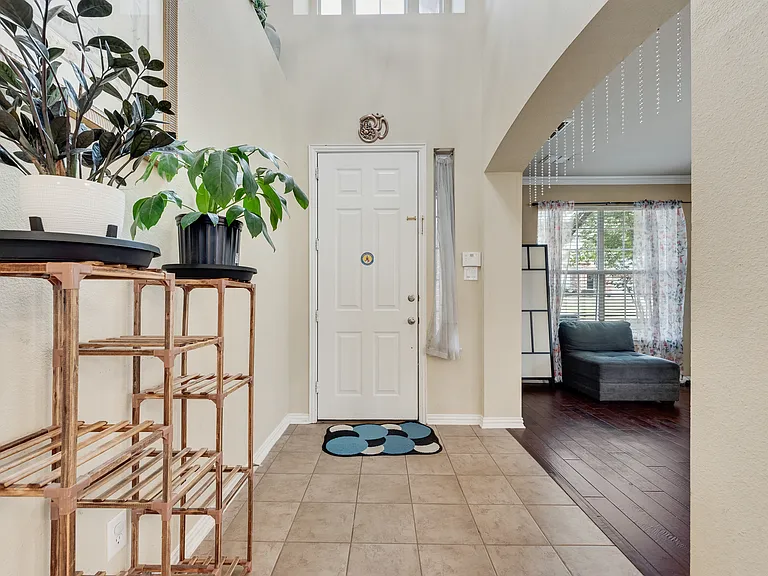 4205 Tiffany Dr — Photo 3
