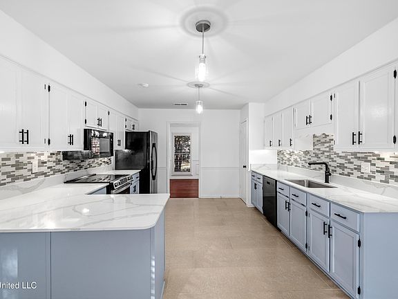 2nd image of 8675 Cedar Farms Dr