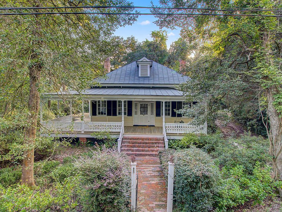 1st image of 107 Briarwood Ln