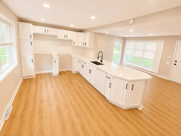 14603 S Avalon Ave — Photo 5