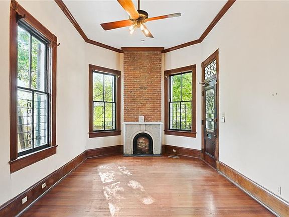 3rd image of 1305 Milan St