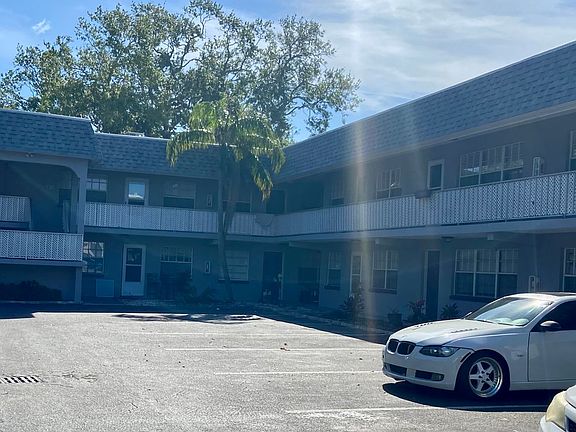 4th image of 111 N Lady Mary Dr APT 4