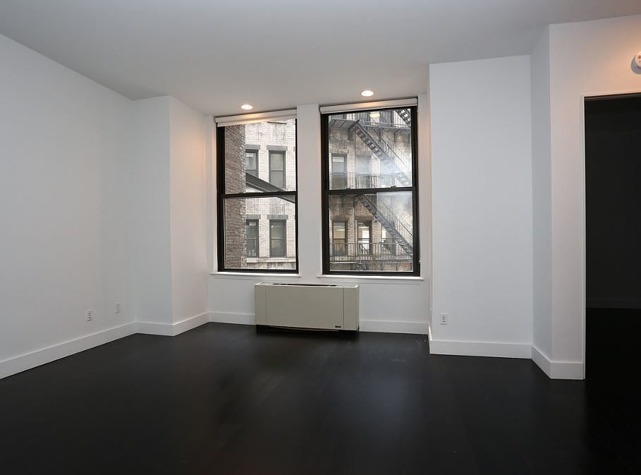 1st image of 25 Broad St APT 8R