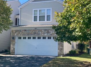 3871 Blackstone Dr, Aurora, IL 60504