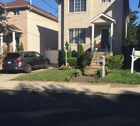 2nd image of 21 South St