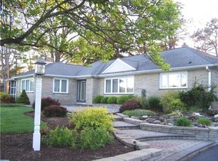 2 Westford Dr, Medford, NJ 08055