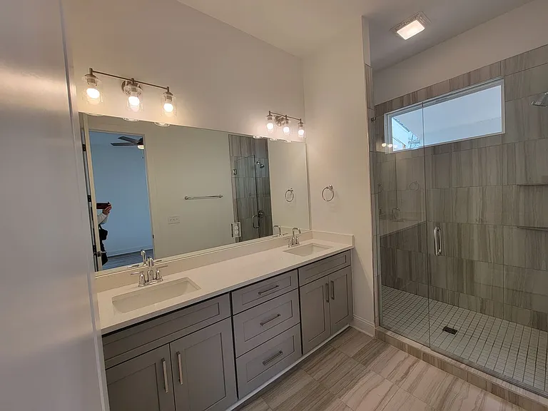 111 Pearl St — Photo 14