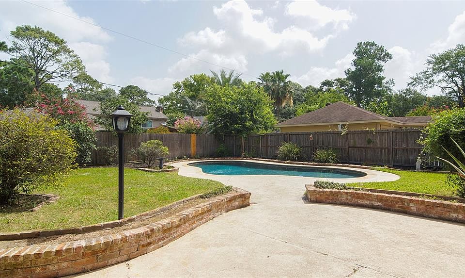 1st image of 10822 Archmont Dr