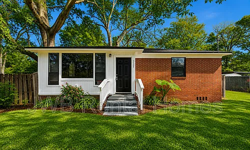 3305 Sunnybrook Ave N Photo 1