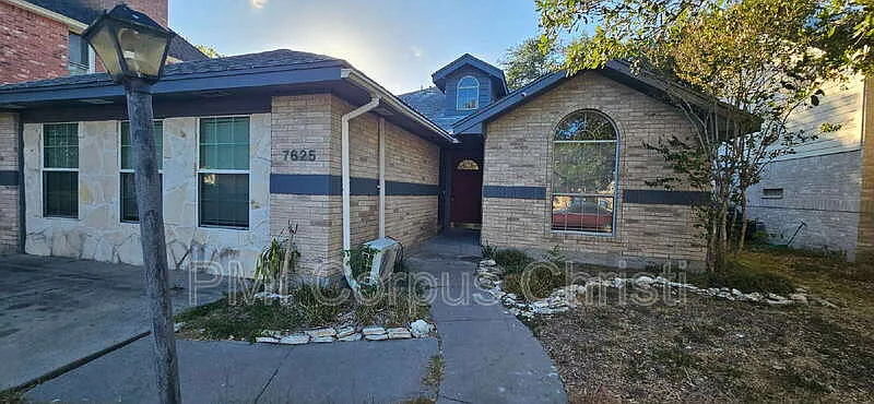 4 bed, 3.0 bath, 1995 sqft, $2,350 — Photo 2
