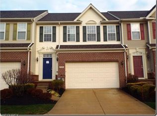 2904 Cambridge Cir, Willoughby Hills, OH 44092