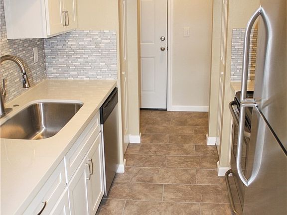 4th image of 12423 NE 145th Pl APT B147