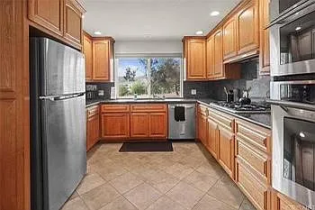 34716 Violan St — Photo 10