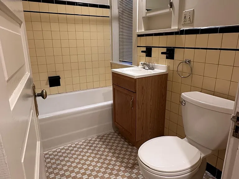 5 S Cedar St #207 — Photo 2