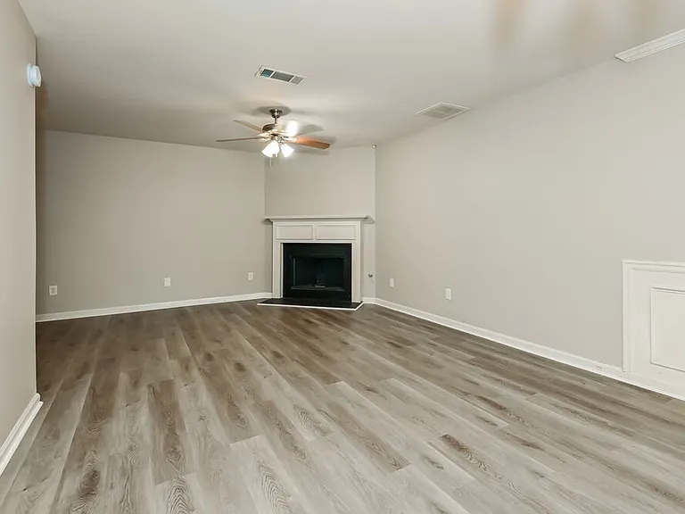 414 Hidden Creek Ct — Photo 4