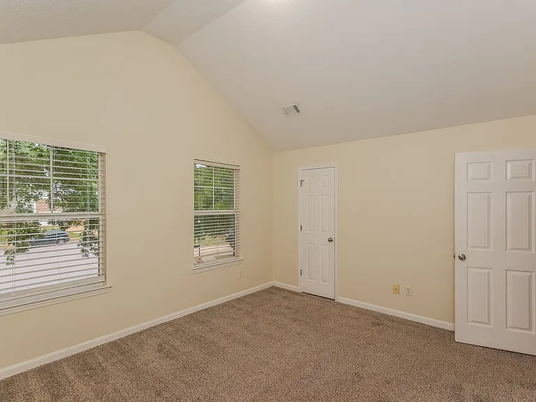 182 Seabreeze Ct — Photo 14