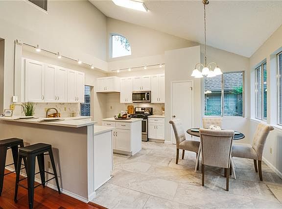 5th image of 6438 Old Harbor Ln
