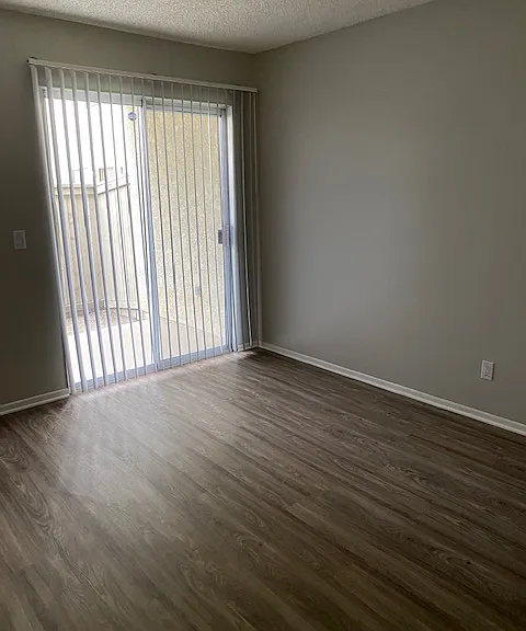 Wysteria Apartments — Photo 16