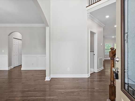 5th image of 2304 Colston Dr