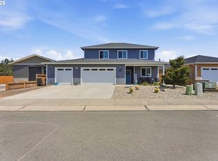 1857 Cabezon Ct, North Bend, OR 97459