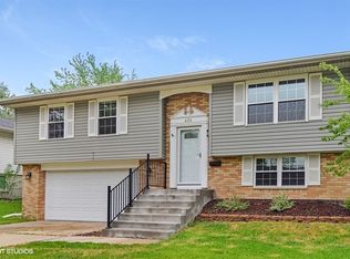 626 Hayward Ave, Streamwood, IL 60107