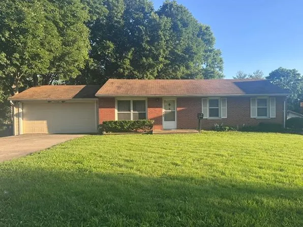 10128 Isabelle Pl, Saint Ann, MO 63074