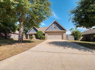 6740 Barnwood Dr, Milton, FL 32570