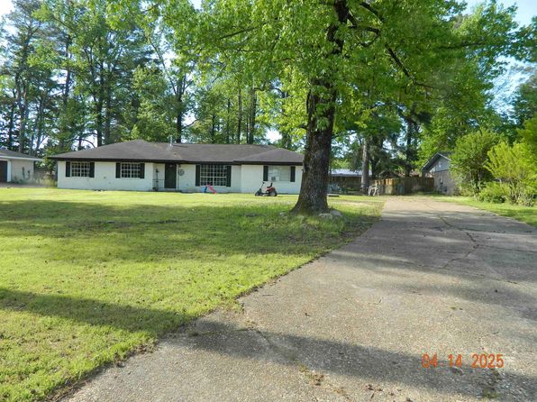 2701 Lynwood Dr, Arkadelphia, AR 71923