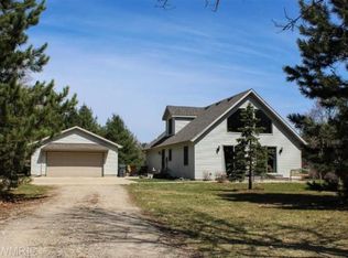 2203 Zoschke Rd, Benton Harbor, MI 49022