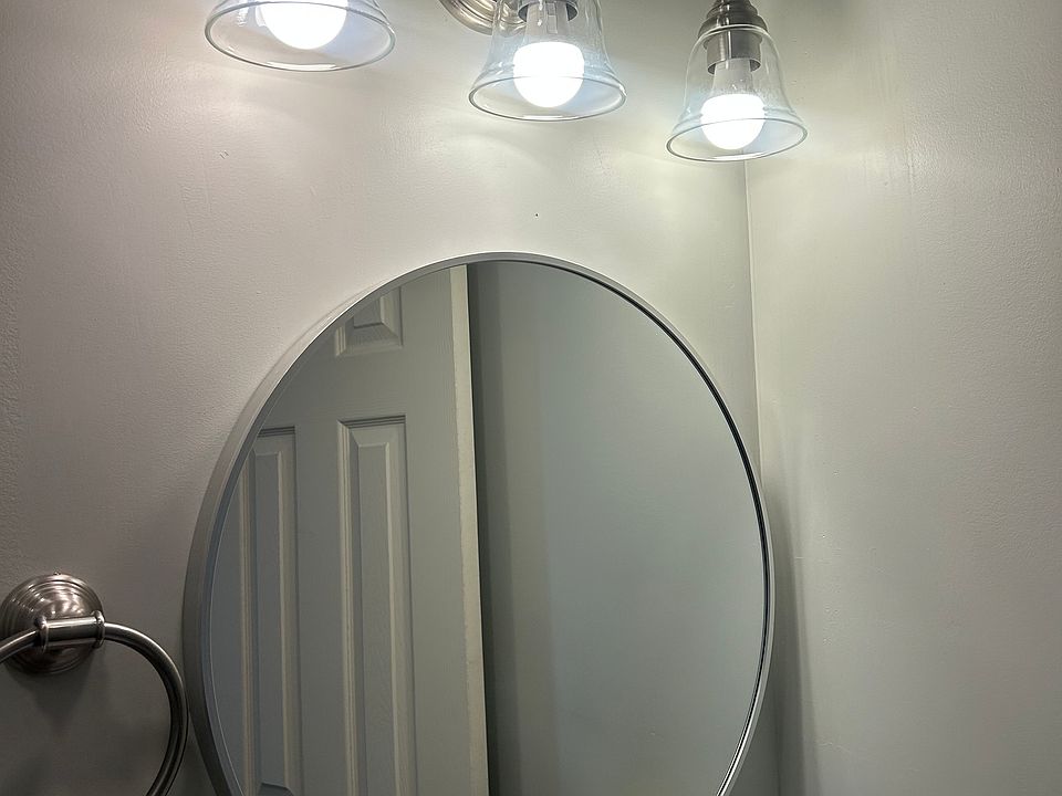 2nd image of 739 N Pershing Ave #2