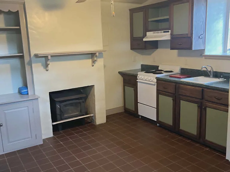 17309A W Washington St — Photo 2
